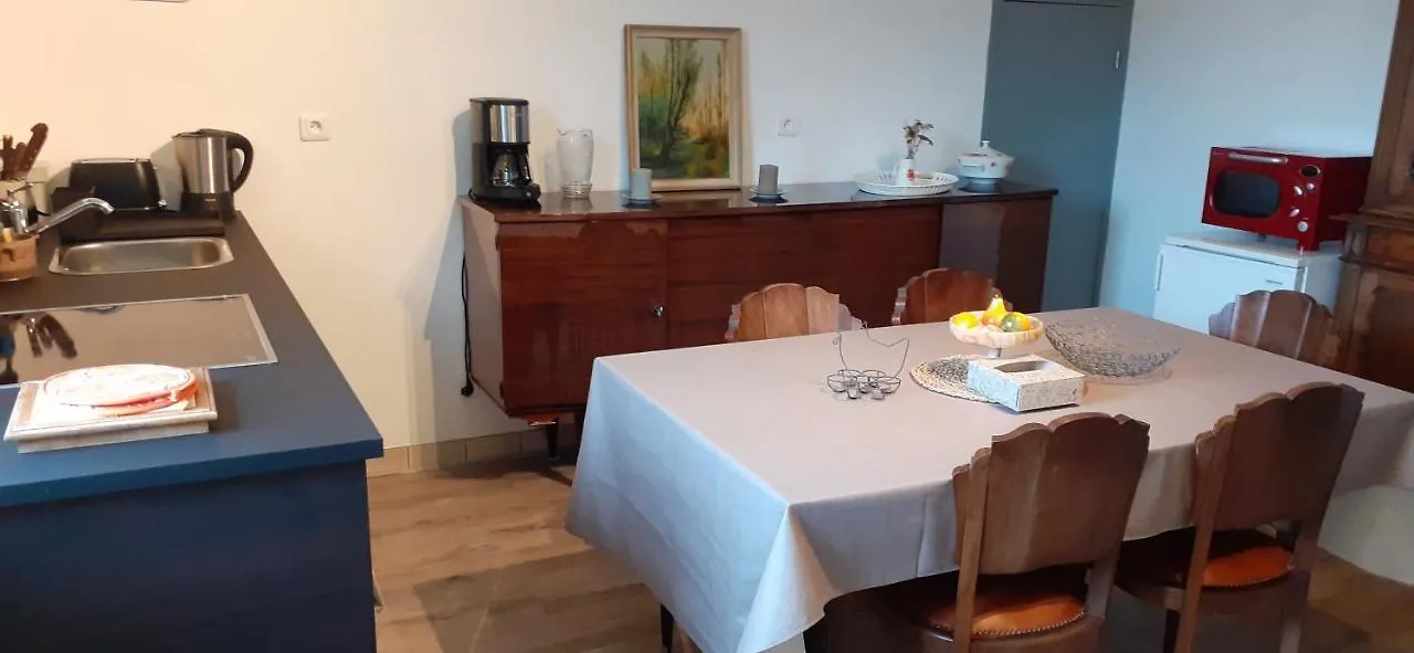 Apartment La Pierre Des Volcans Chaleureux Calme Champetre Aydat